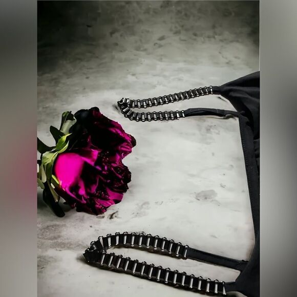 Layne Bryant l Chain-link Shoulder Strap l Chiffon l Asymmetrical l Poly Spandex - Picture 6 of 9